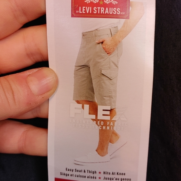 Brand-New Levis Cargo Shorts Sz. 34 - Picture 5 of 8